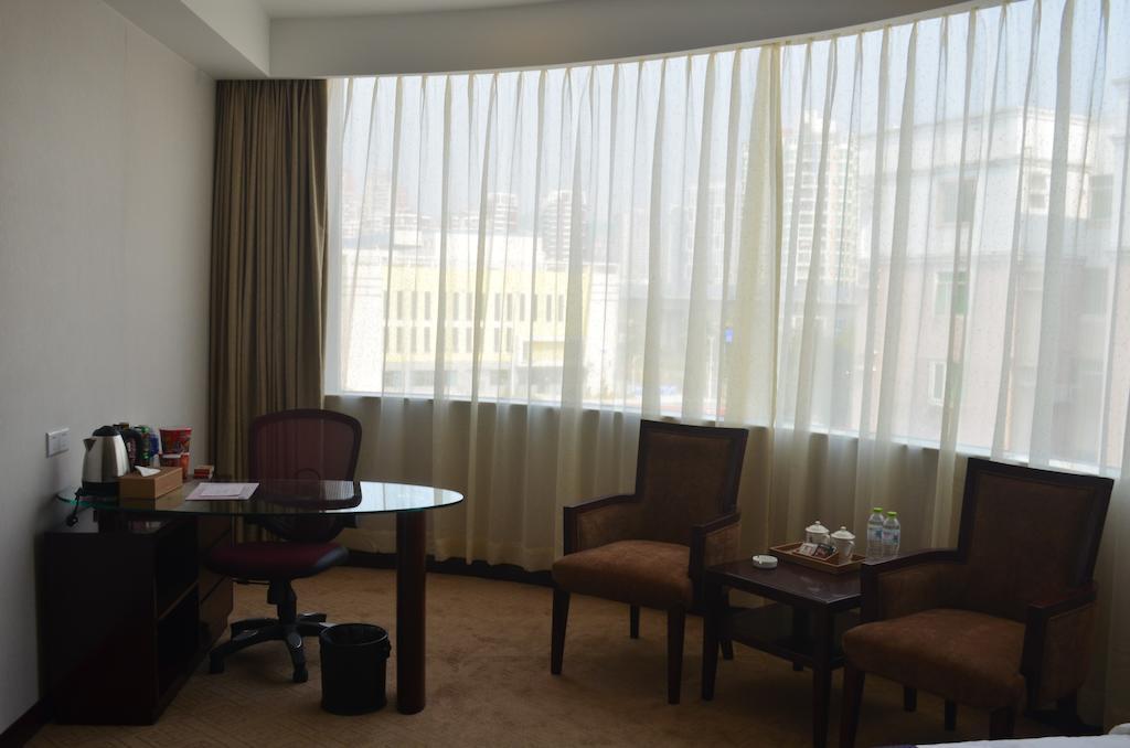 Zhuhai Platinum Holiday Hotel Chambre photo
