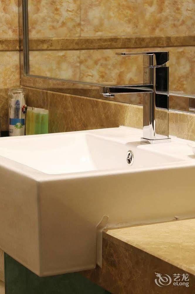 Zhuhai Platinum Holiday Hotel Extérieur photo